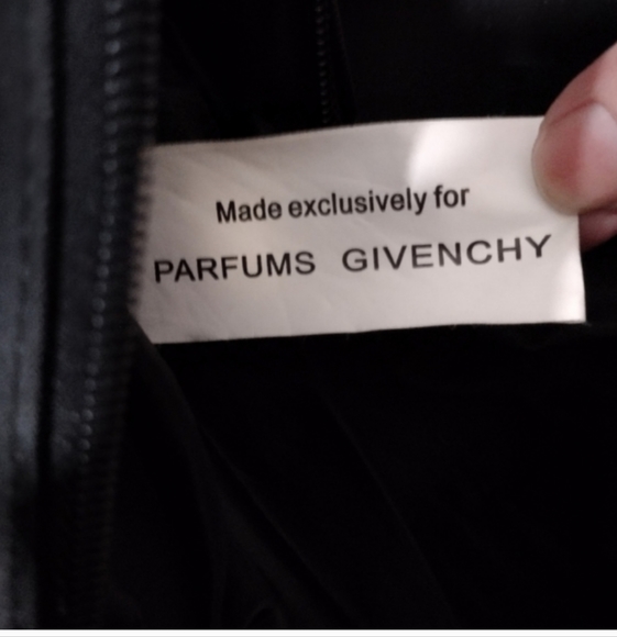 Flash sale Givenchy Parfums Black Tote bag - Picture 4 of 7